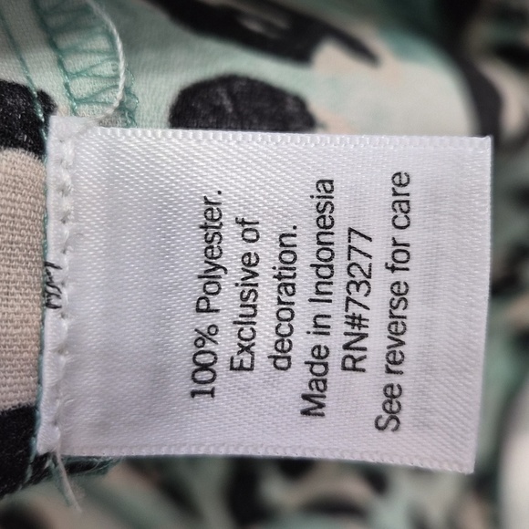 Nine West Long Sleeve Smocked Leopard Print Green Top Blouse Size Small - Picture 5 of 7